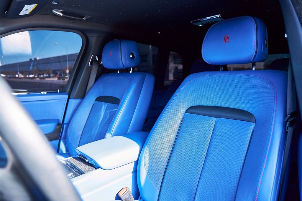 Used 2021 Rolls-Royce Cullinan Black Badge image 51