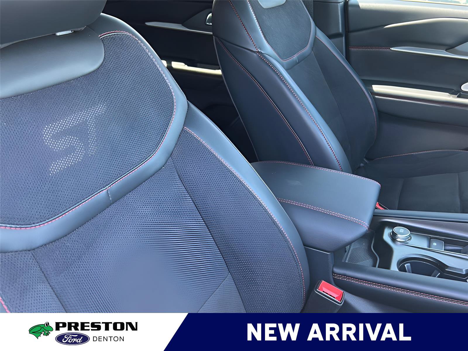 Used 2025 Ford Explorer ST AWD/4WD image 13