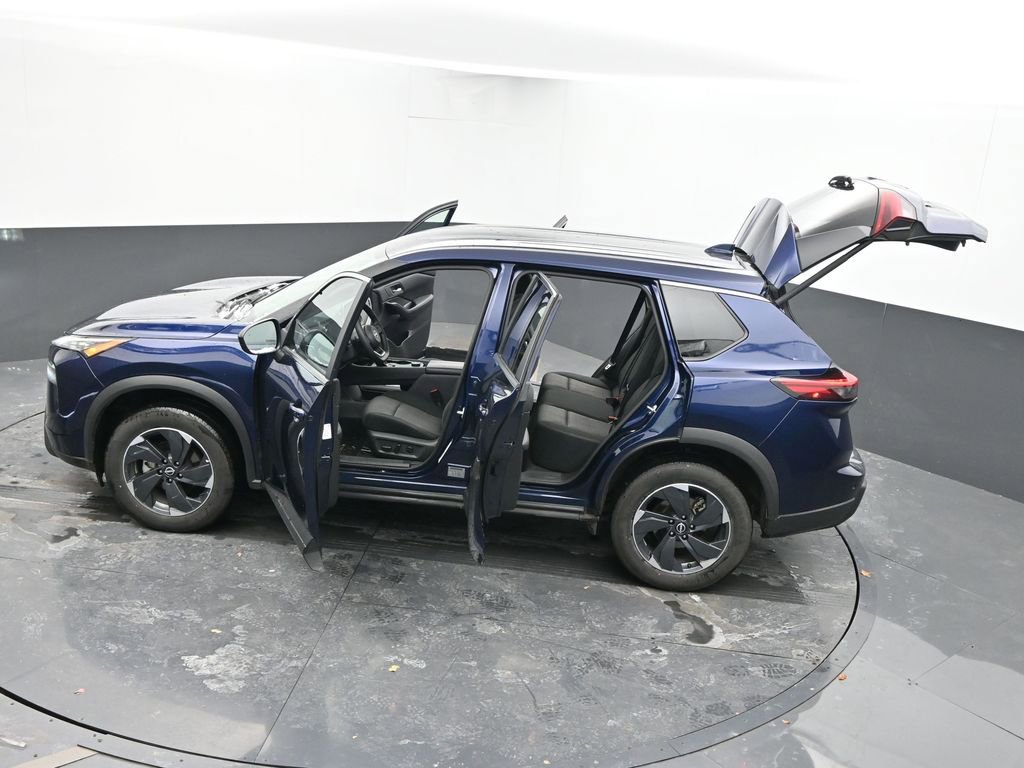 Used 2024 Nissan Rogue SV image 60