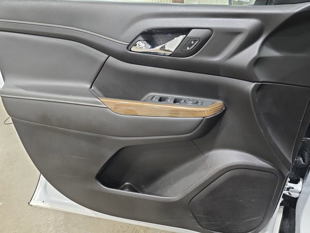 Used 2023 GMC Acadia SLE w/ Elevation Edition FWD image 27