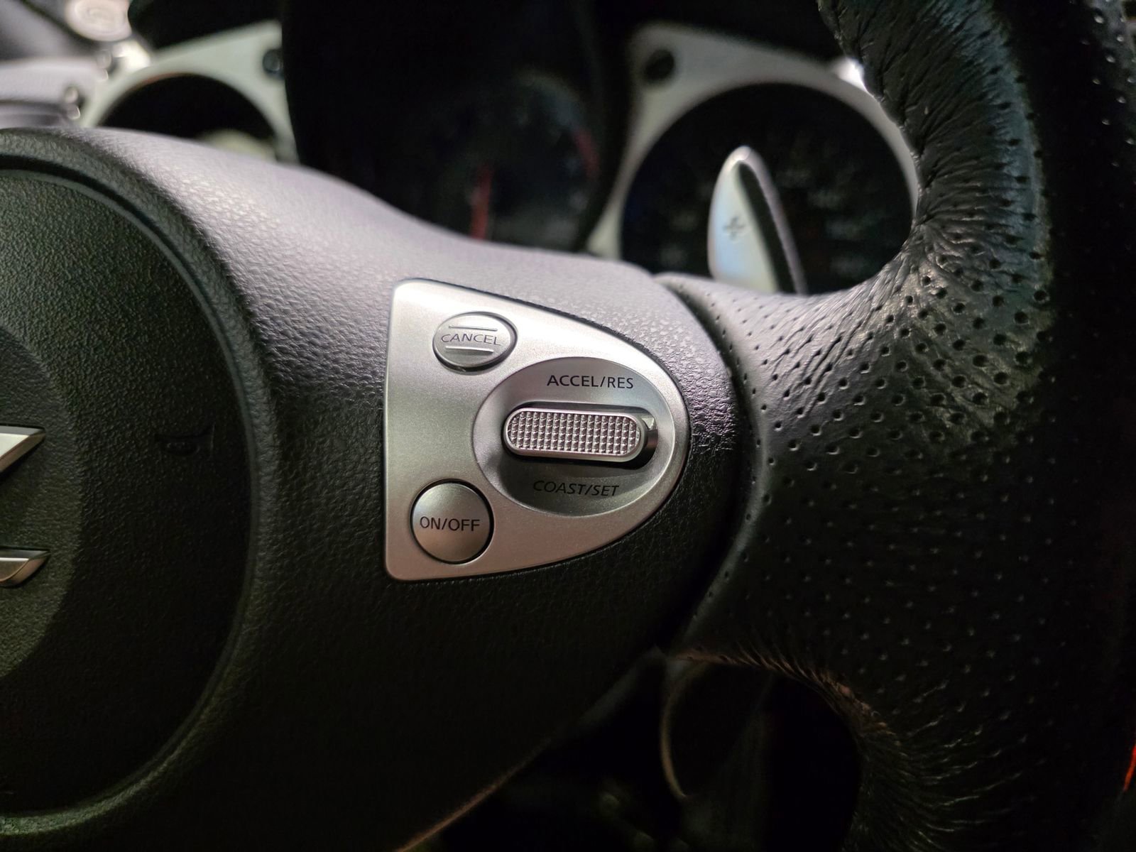 Used 2009 Nissan 370Z Touring w/ Sport Pkg RWD image 44