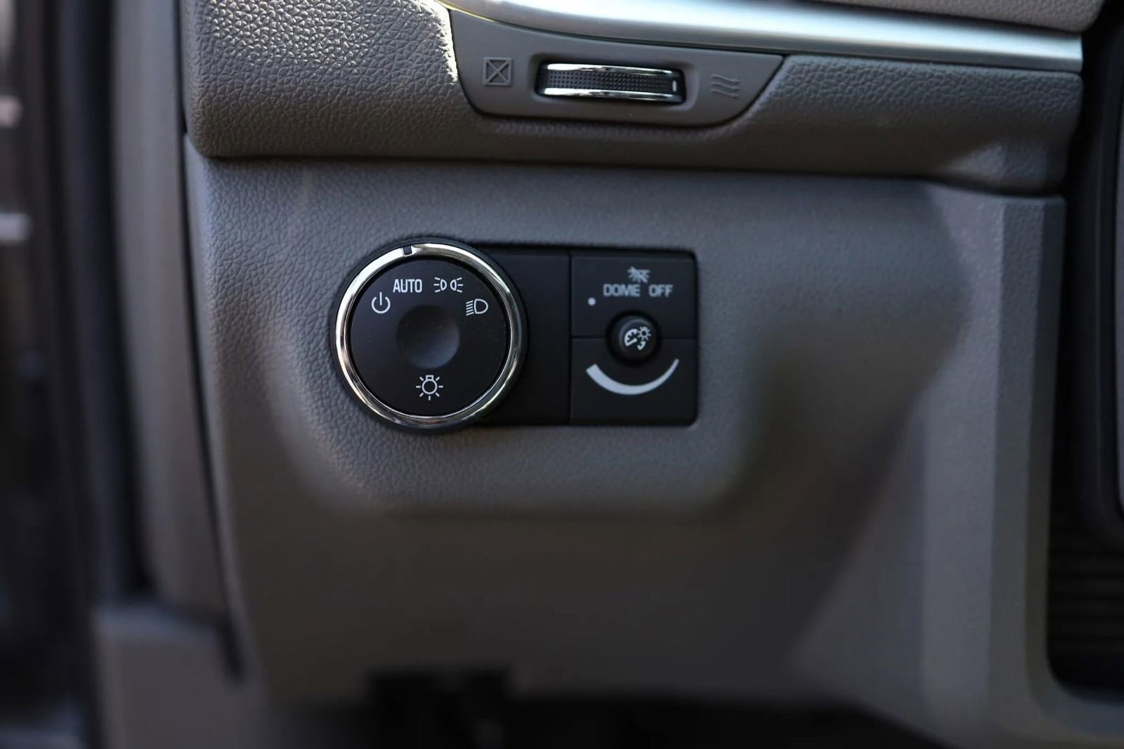 Used 2017 Chevrolet Traverse LS FWD image 12