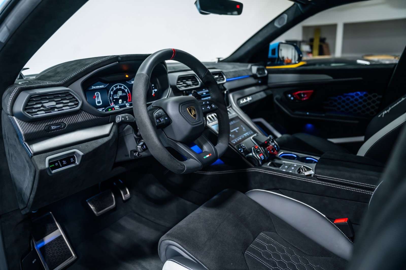 Used 2024 Lamborghini Urus Performante image 10