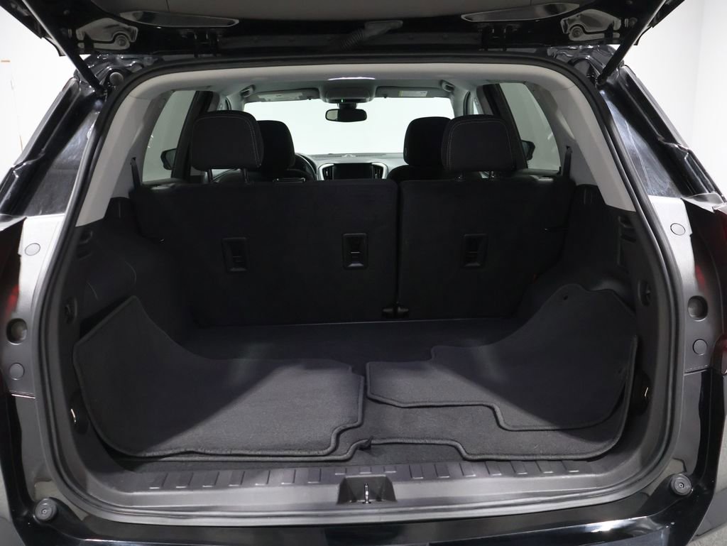 Used 2024 GMC Terrain SLE image 18