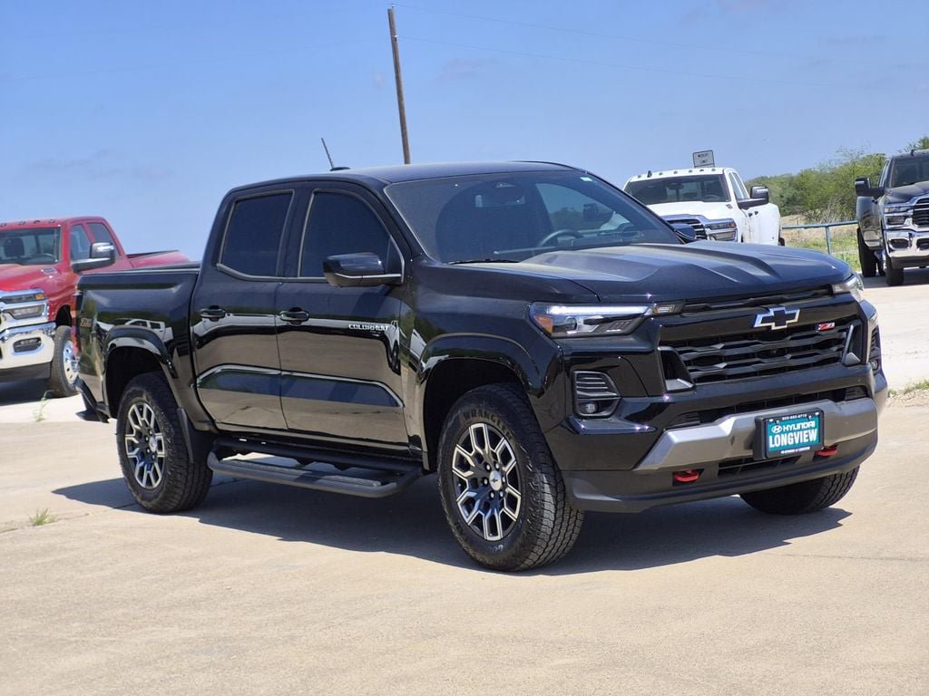 Used 2026 Chevrolet Colorado Z71 w/ Technology Package image 2