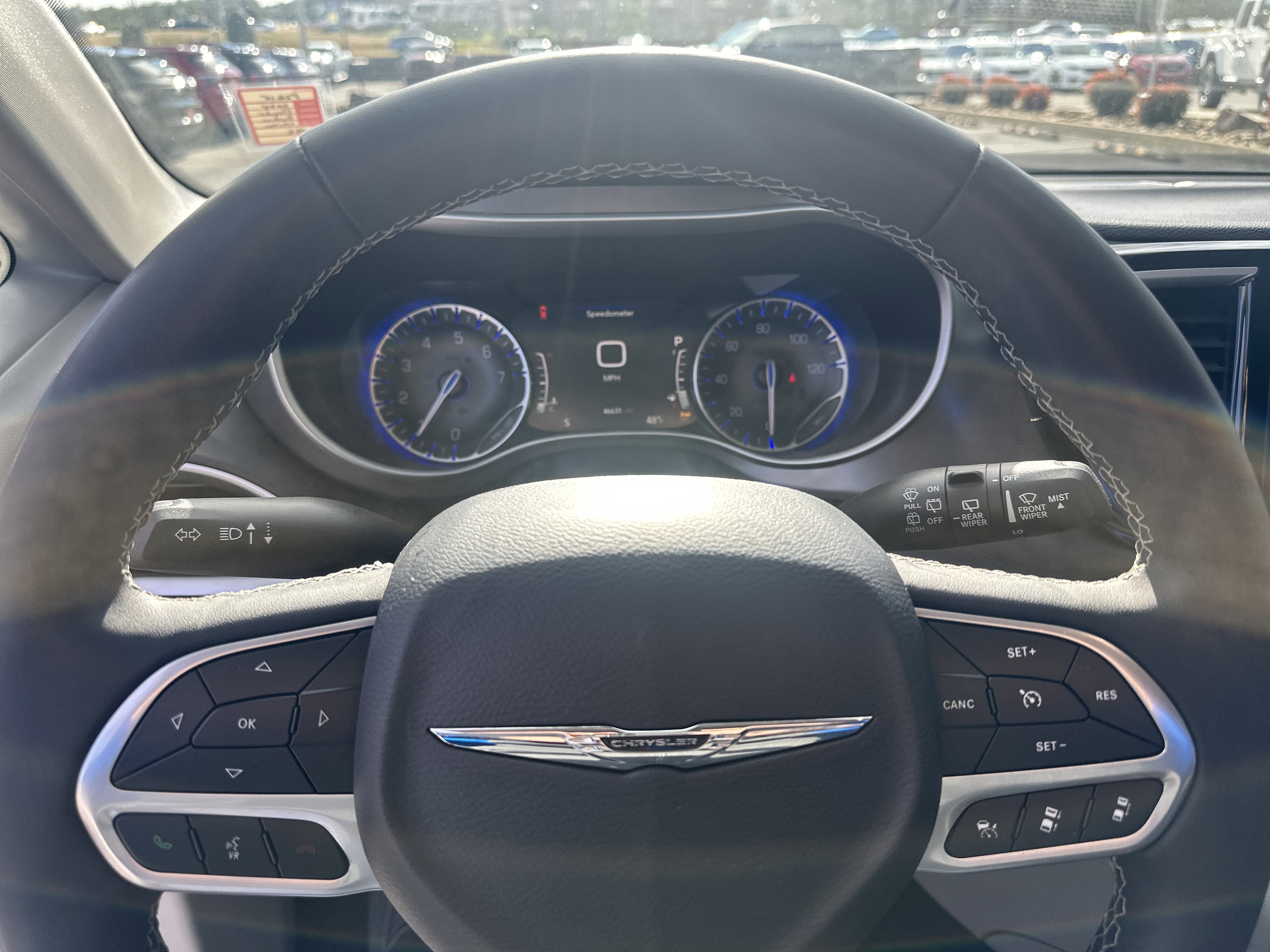 Used 2024 Chrysler Pacifica Touring-L image 37