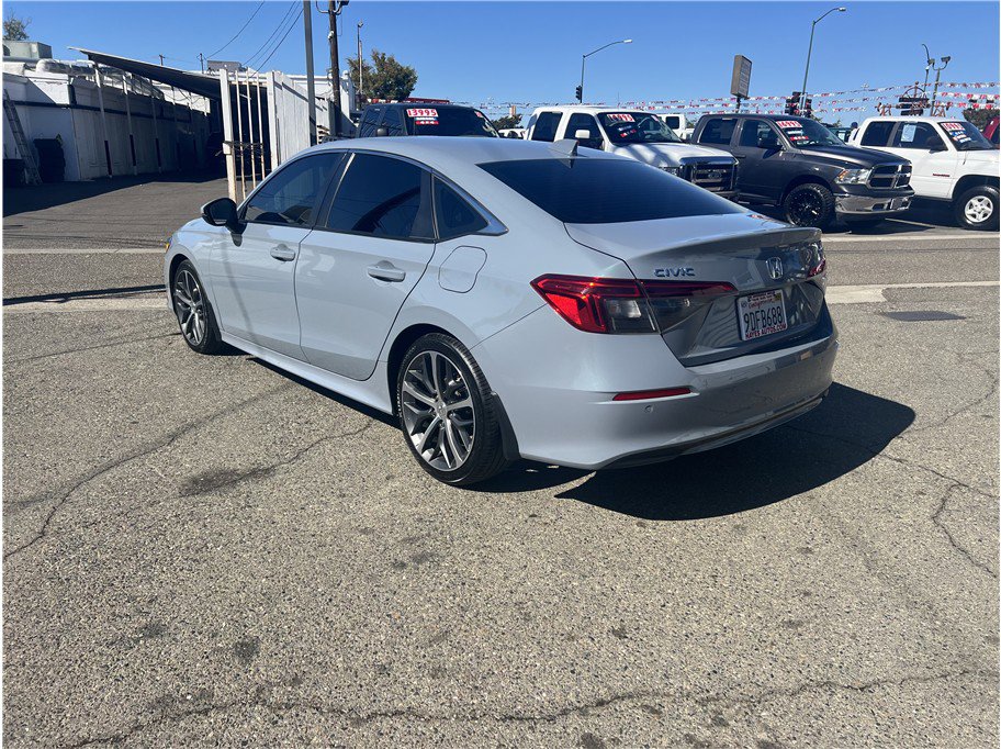 Used 2022 Honda Civic Touring image 5