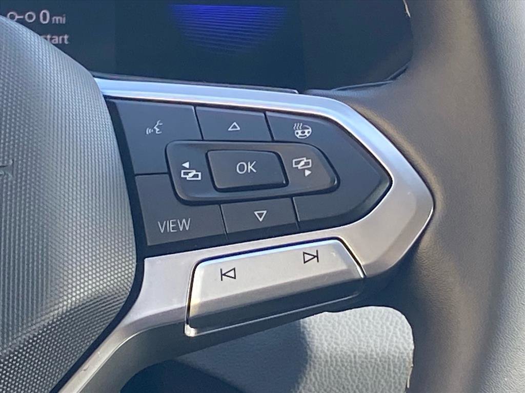 Certified 2023 Volkswagen Taos SE w/ Black Wheel Package image 8