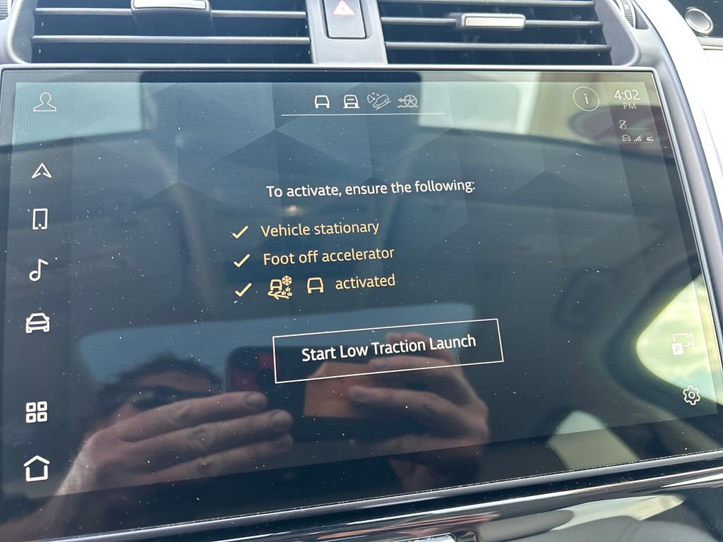 Used 2025 Land Rover Discovery S image 39