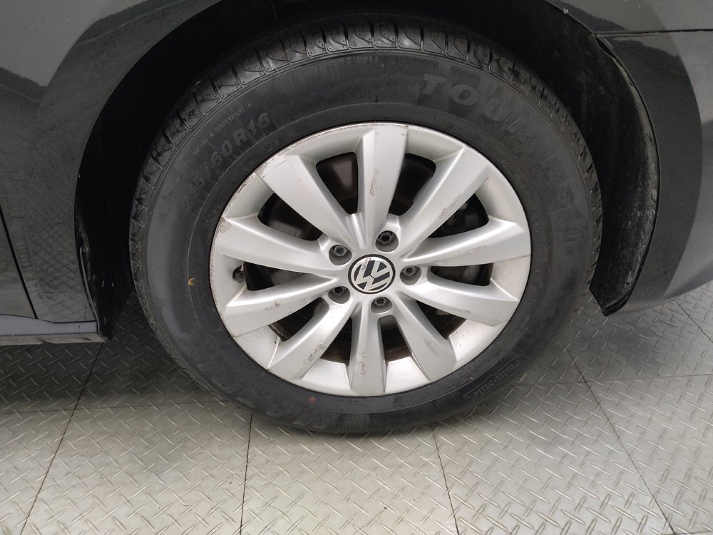 Used 2015 Volkswagen Passat 1.8T S FWD image 31