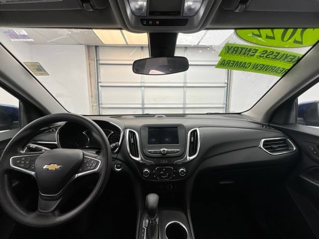 Used 2022 Chevrolet Equinox LT FWD image 2