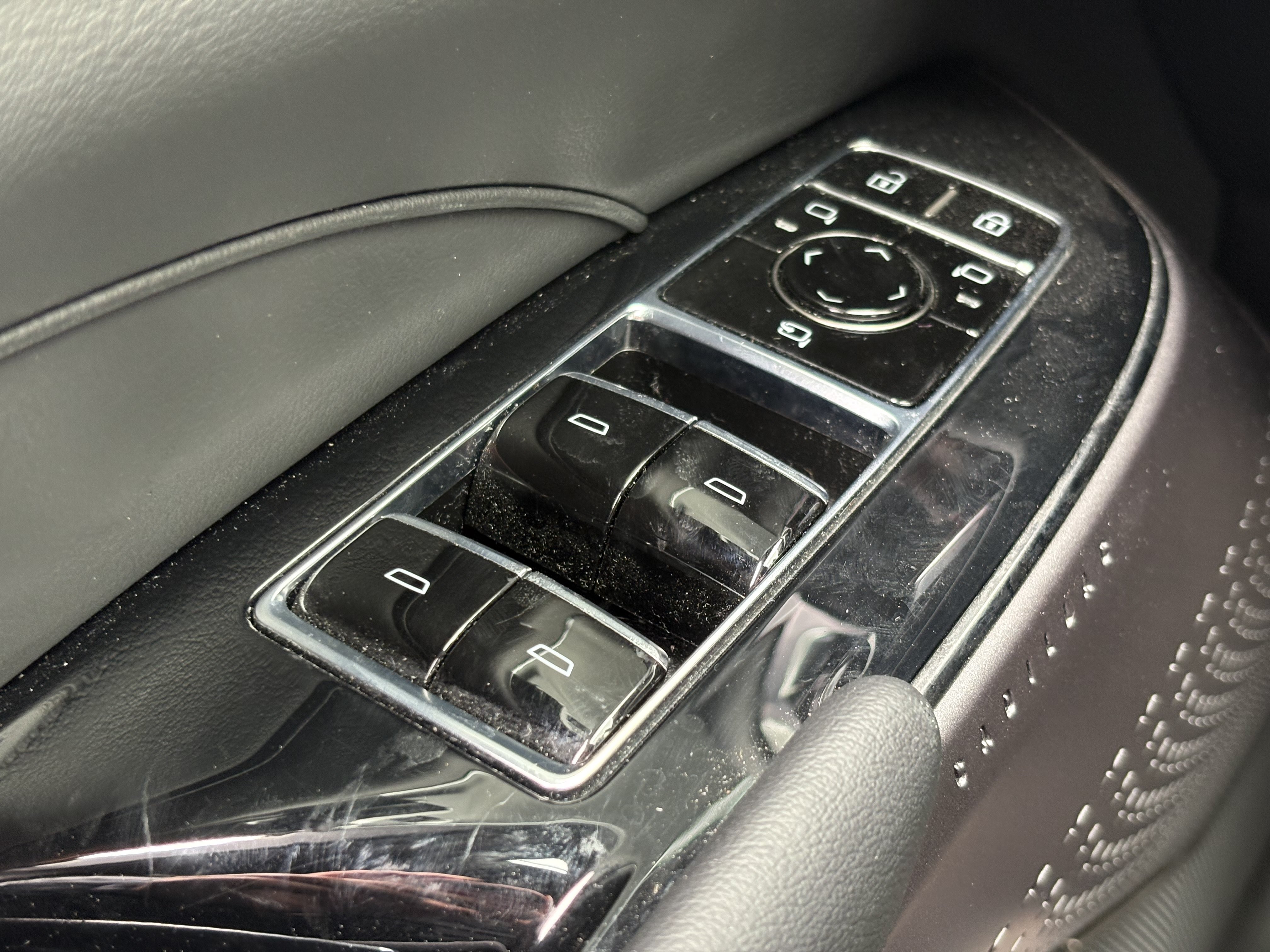 Certified 2024 Cadillac Lyriq Luxury AWD/4WD image 30