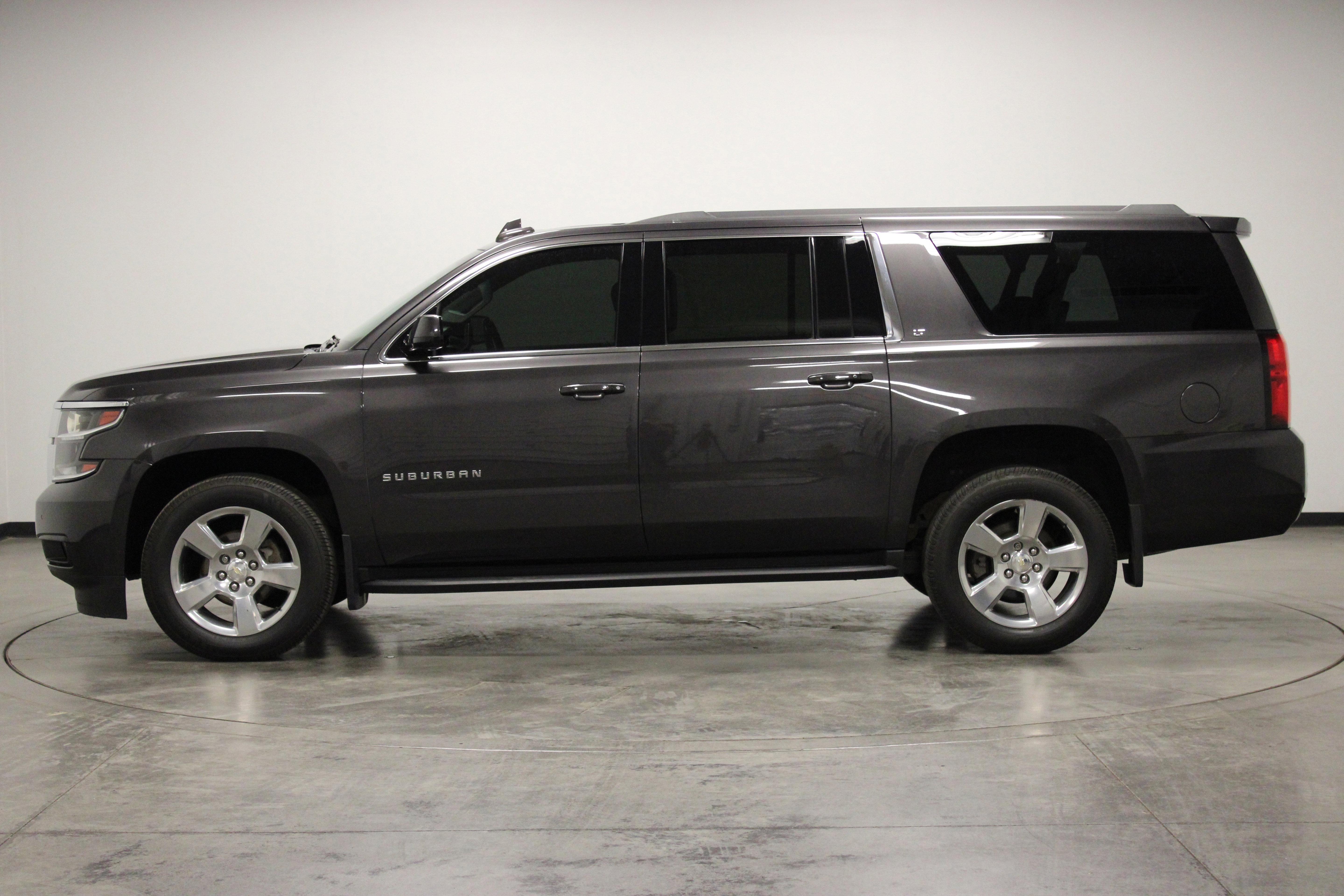 Used 2017 Chevrolet Suburban LT AWD/4WD image 5