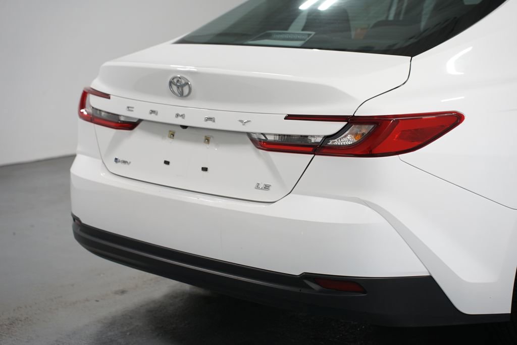 Used 2025 Toyota Camry LE image 9