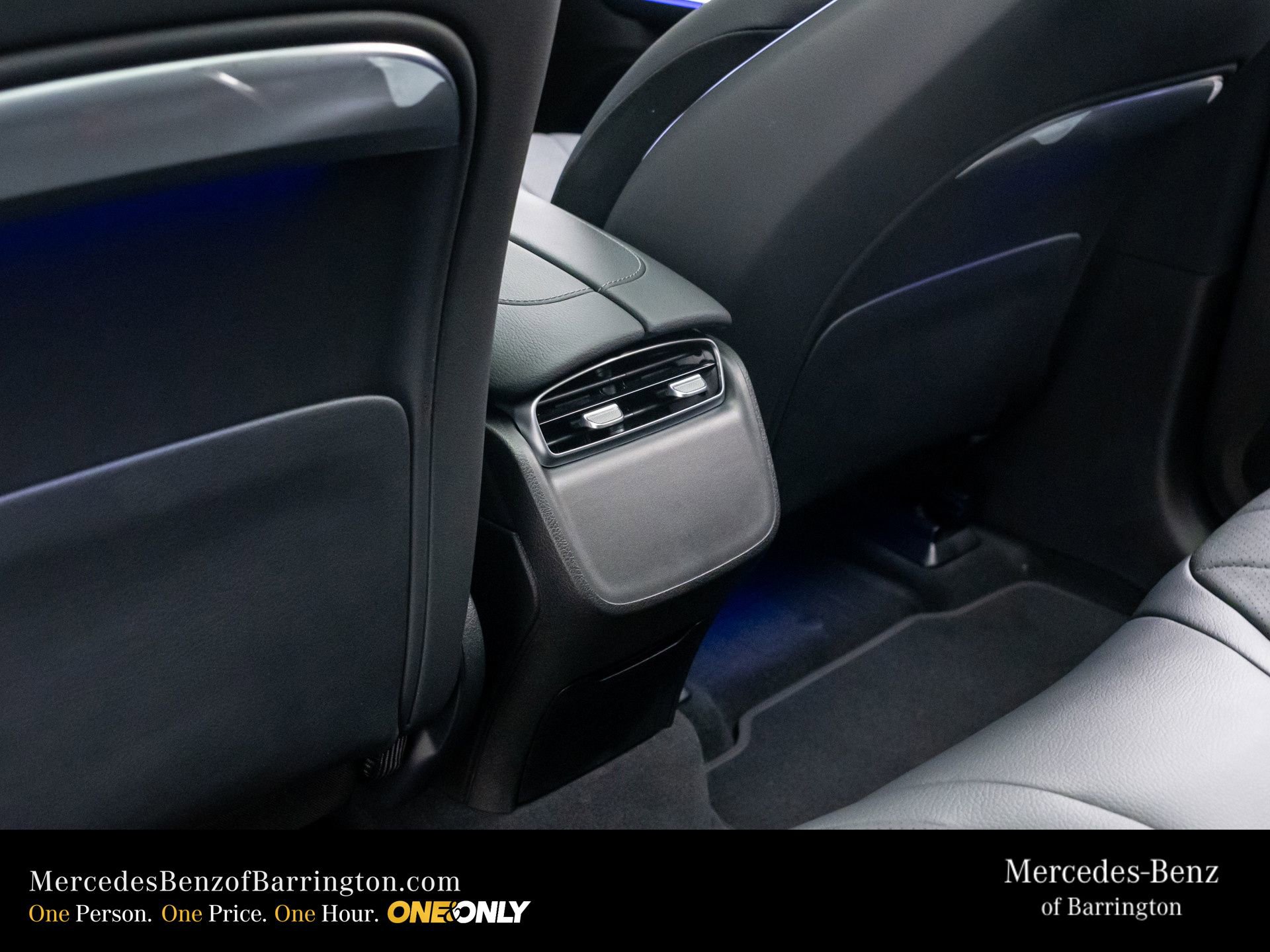 New 2026 Mercedes-Benz EQE 320 4MATIC SUV image 19