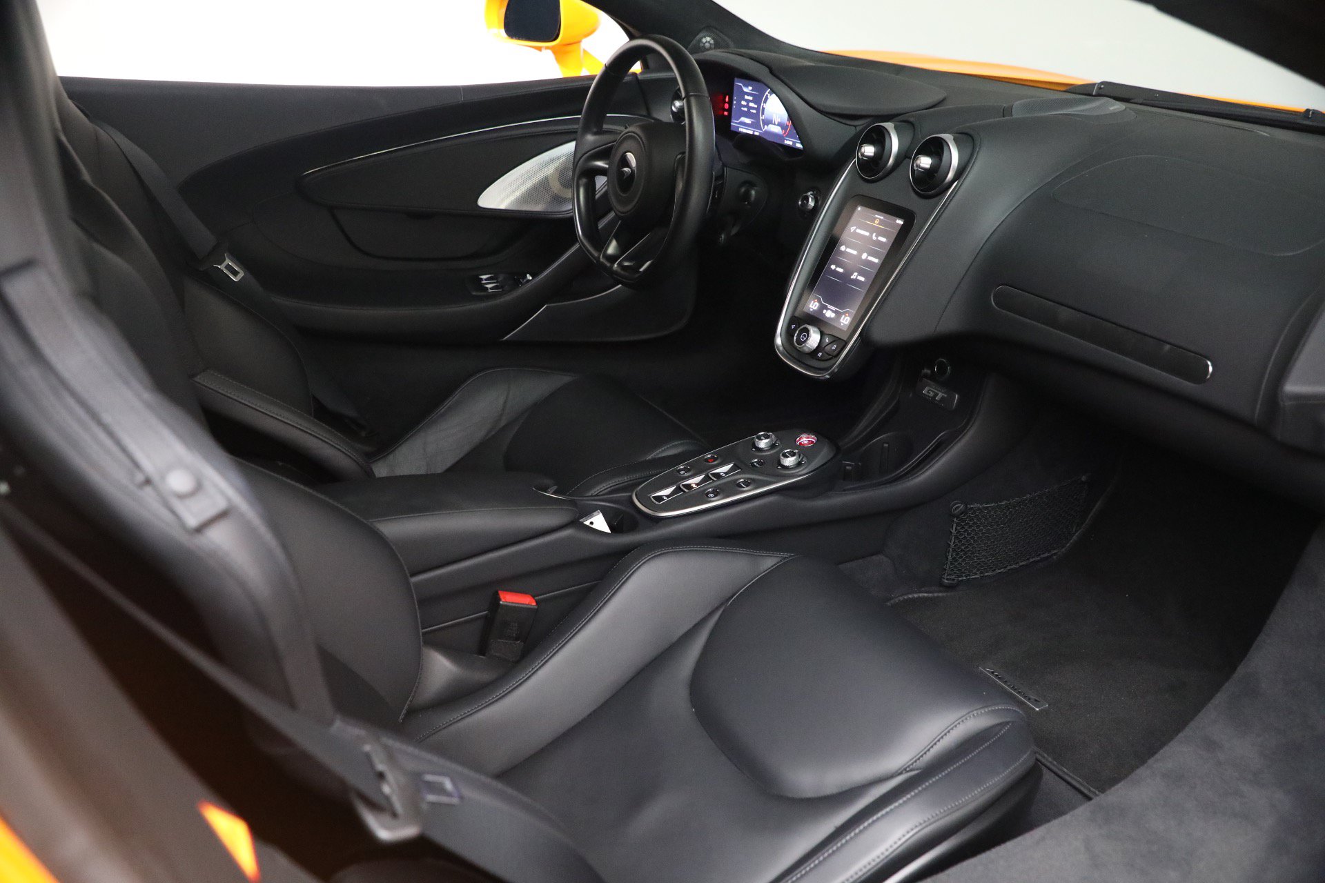 Used 2023 McLaren GT RWD image 17