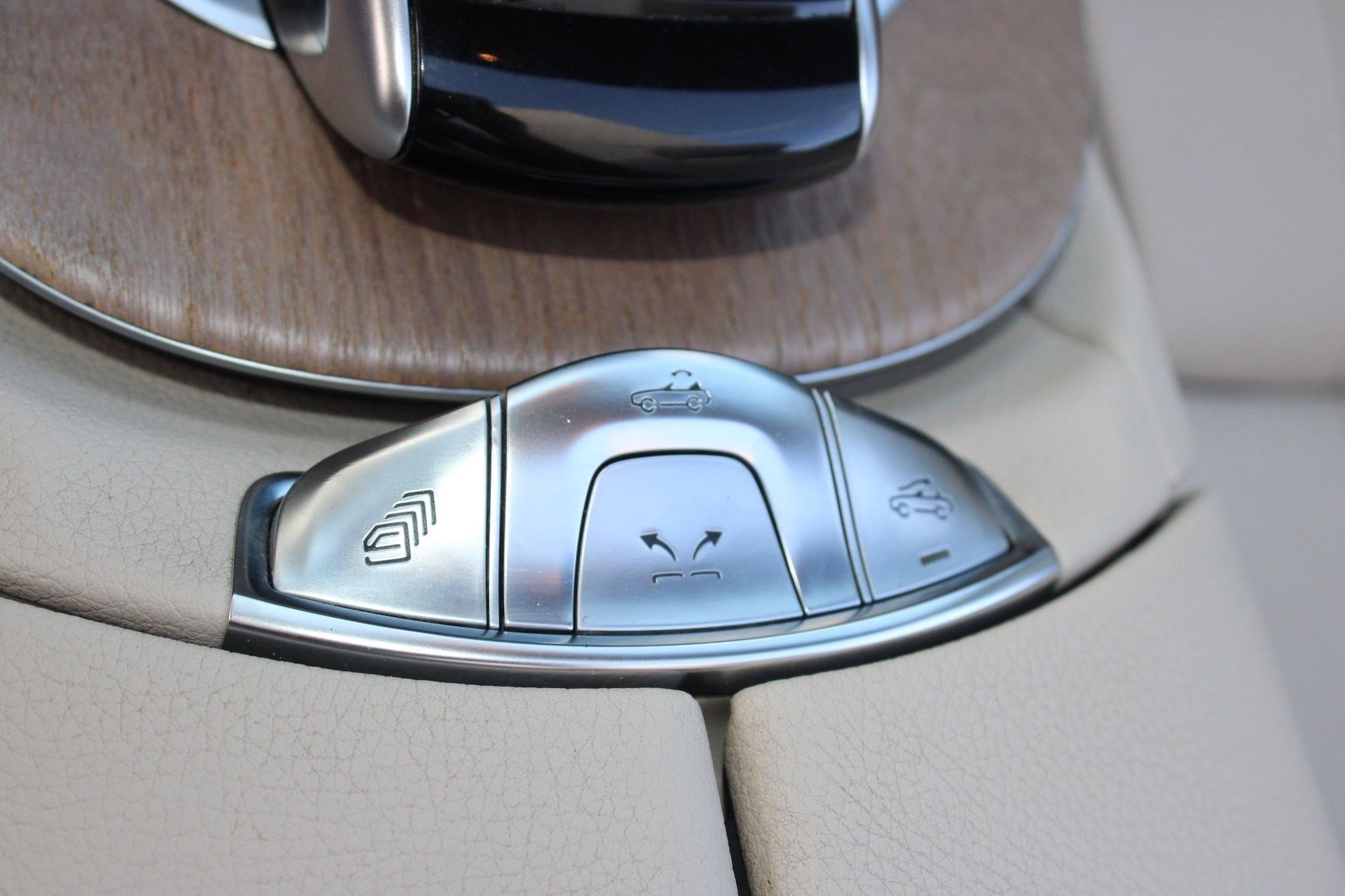 Used 2019 Mercedes-Benz E 450 Cabriolet image 30