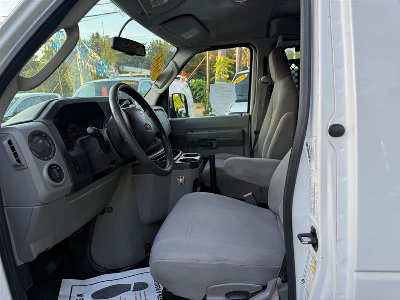 Used 2014 Ford E-150 and Econoline 150 E-150 w/ Power Group image 14