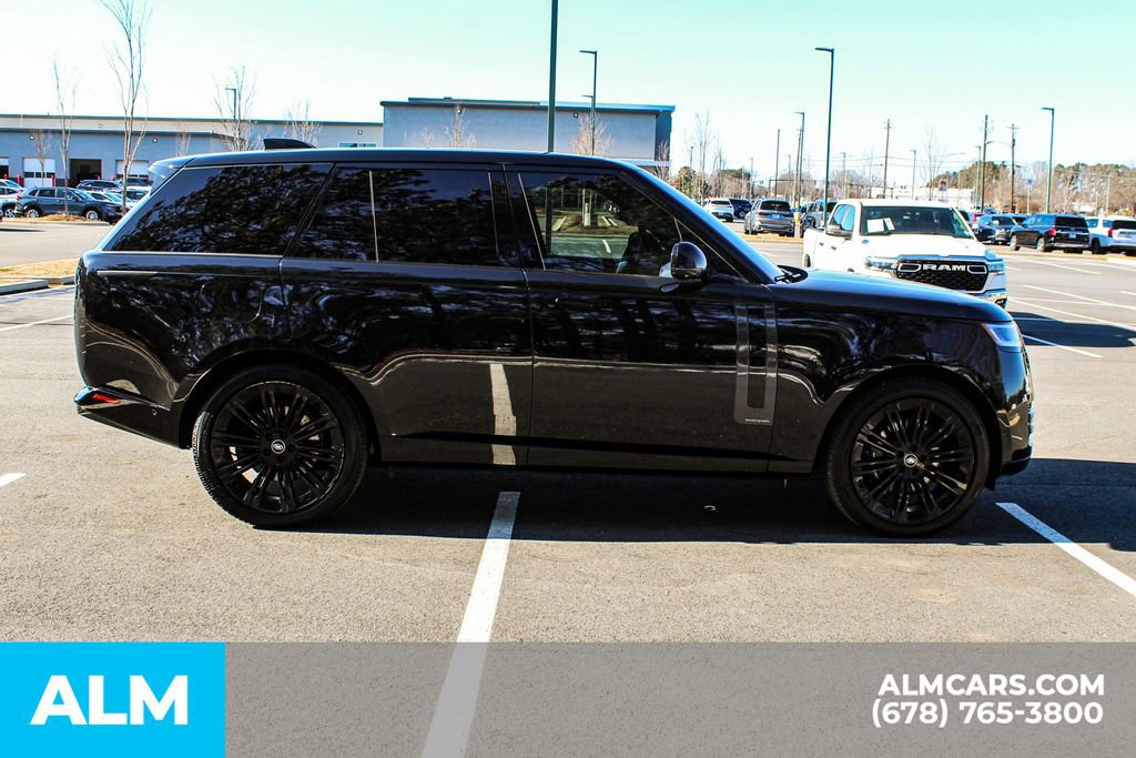 Used 2025 Land Rover Range Rover Autobiography image 8