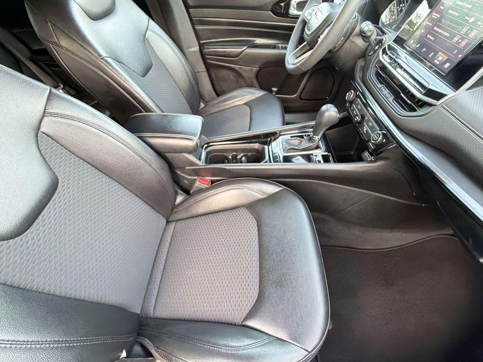 Used 2022 Jeep Compass Altitude FWD image 33