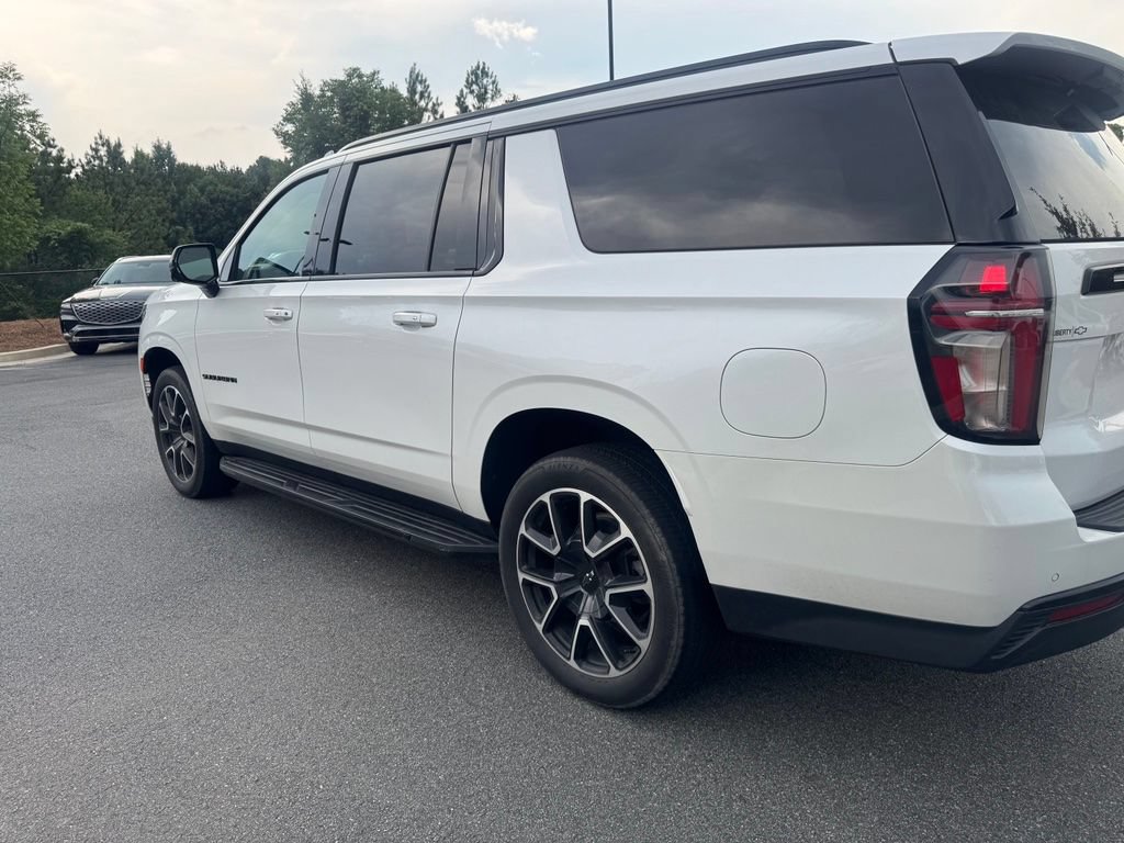 Used 2023 Chevrolet Suburban RST w/ Luxury Package AWD/4WD image 4