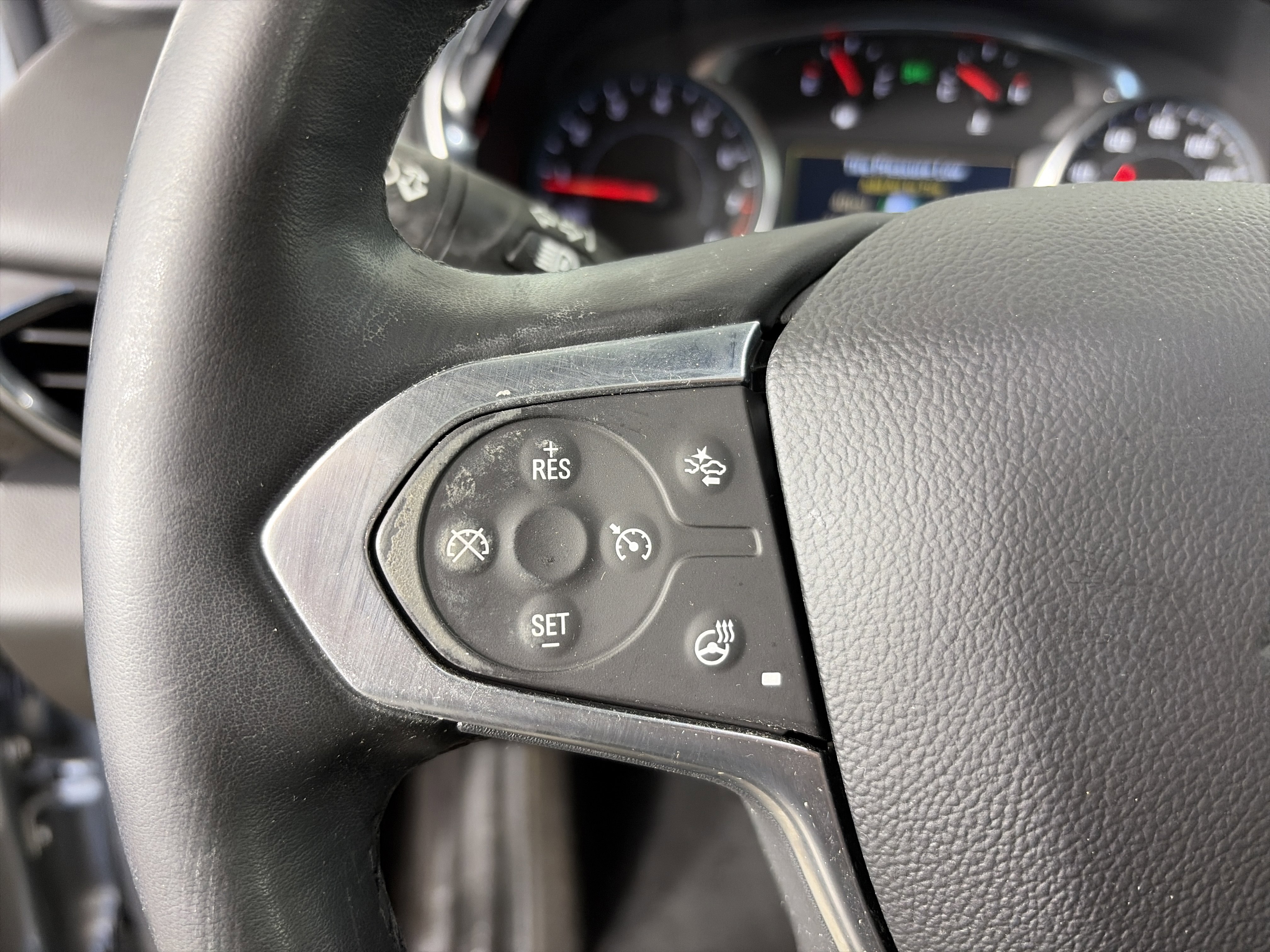 Certified 2023 Chevrolet Traverse RS image 36