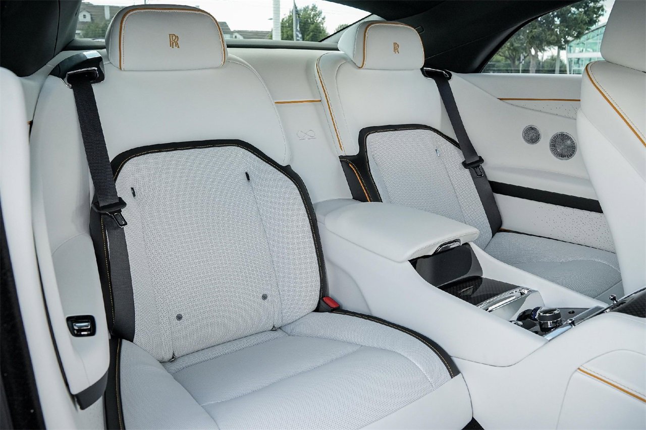 New 2025 Rolls-Royce Spectre Black Badge image 43