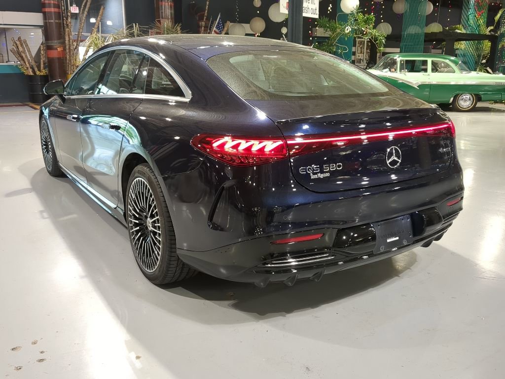 Certified 2022 Mercedes-Benz EQS 580 4MATIC Sedan image 10