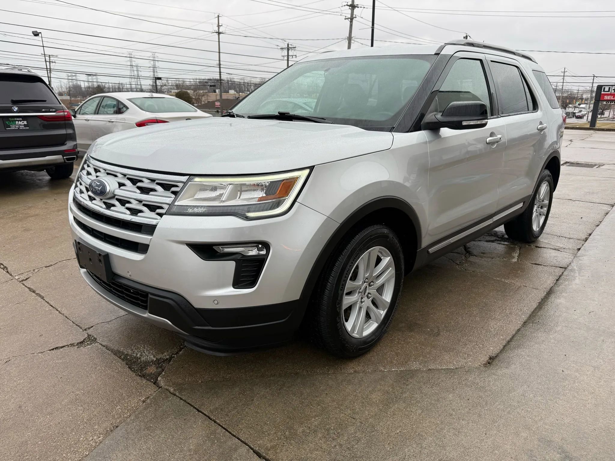 Used 2018 Ford Explorer XLT w/ Equipment Group 202A image 6