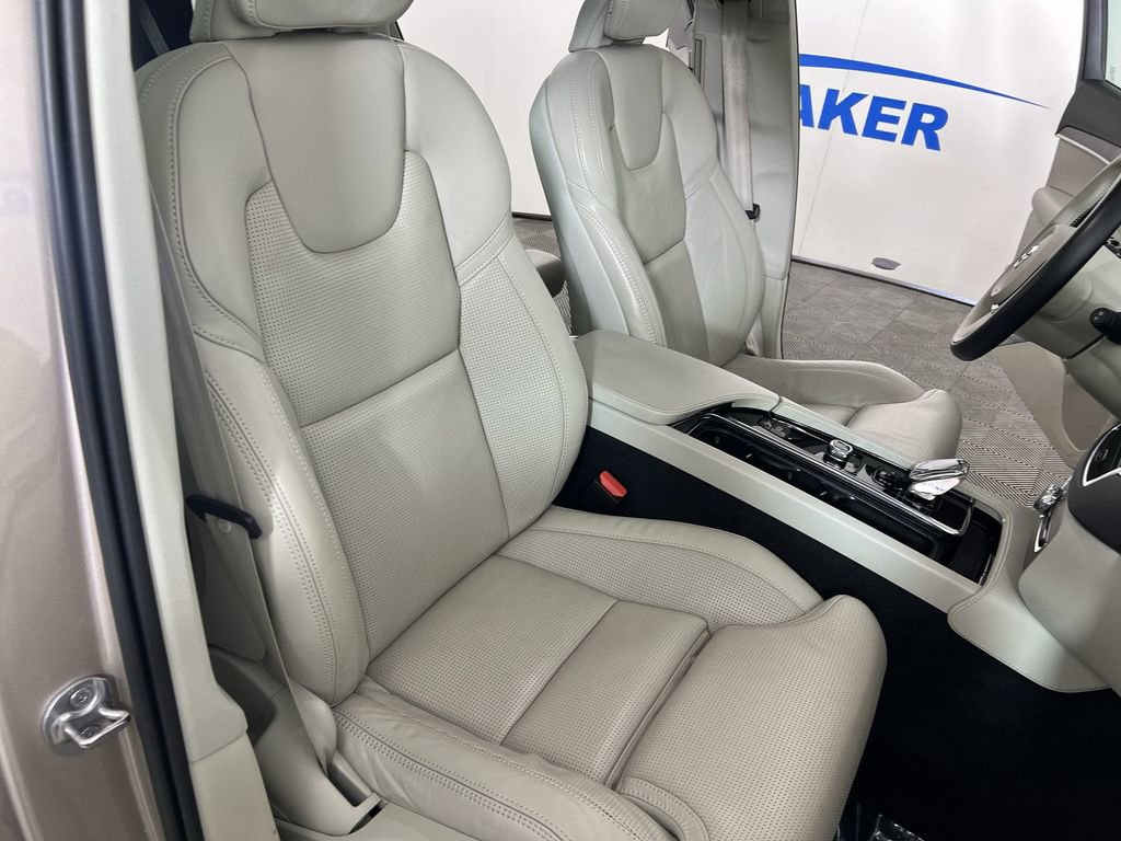 Used 2023 Volvo XC90 B6 Ultimate image 30