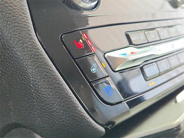 Used 2022 Ford Explorer Limited image 34