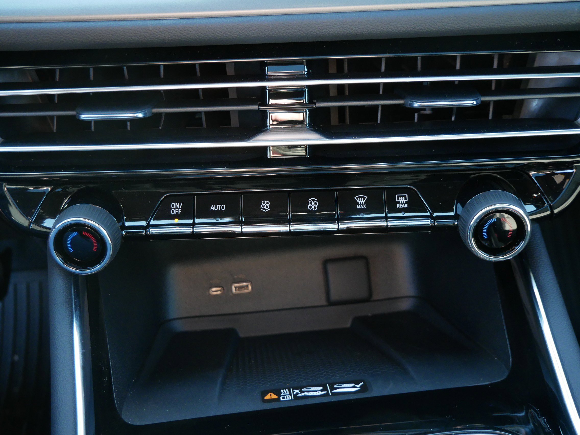 New 2026 Chevrolet Traverse LT w/ Sun and Wheel Package image 8