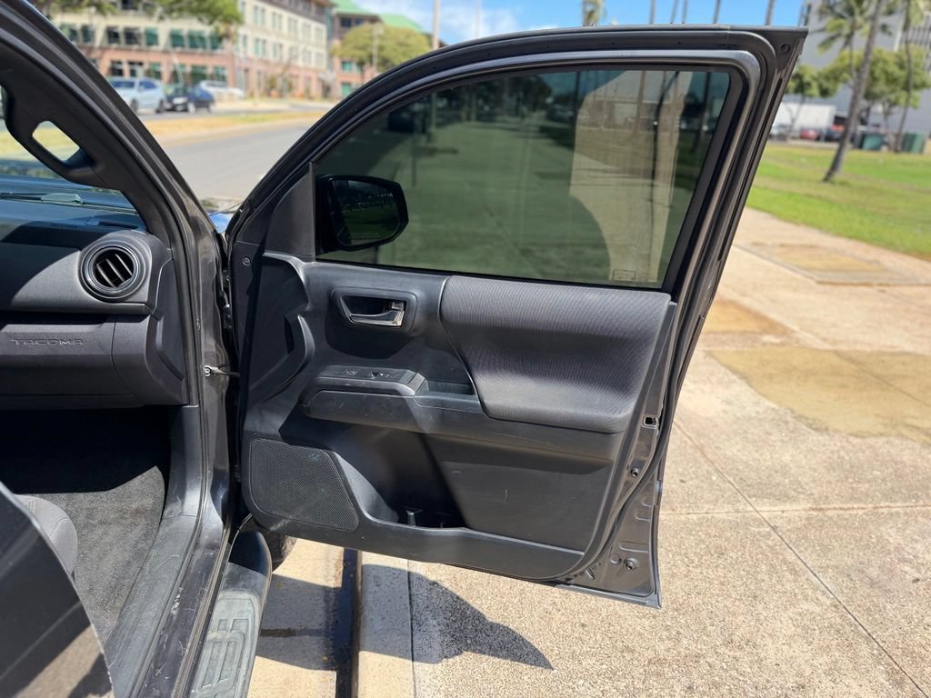 Used 2018 Toyota Tacoma TRD Sport RWD image 14
