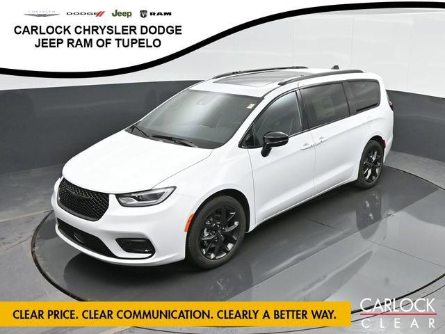 New 2026 Chrysler Pacifica Limited w/ Uconnect Theater Family Group image 55