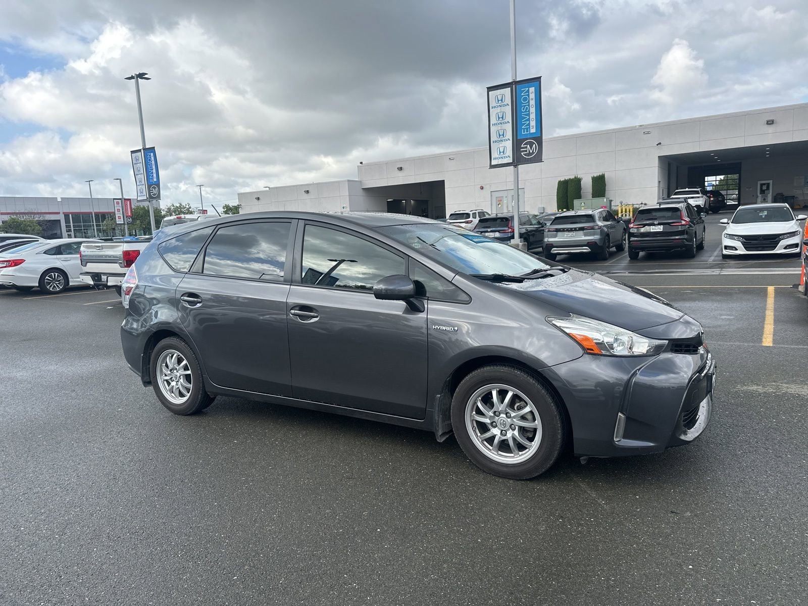 Used 2015 Toyota Prius V Four FWD image 2