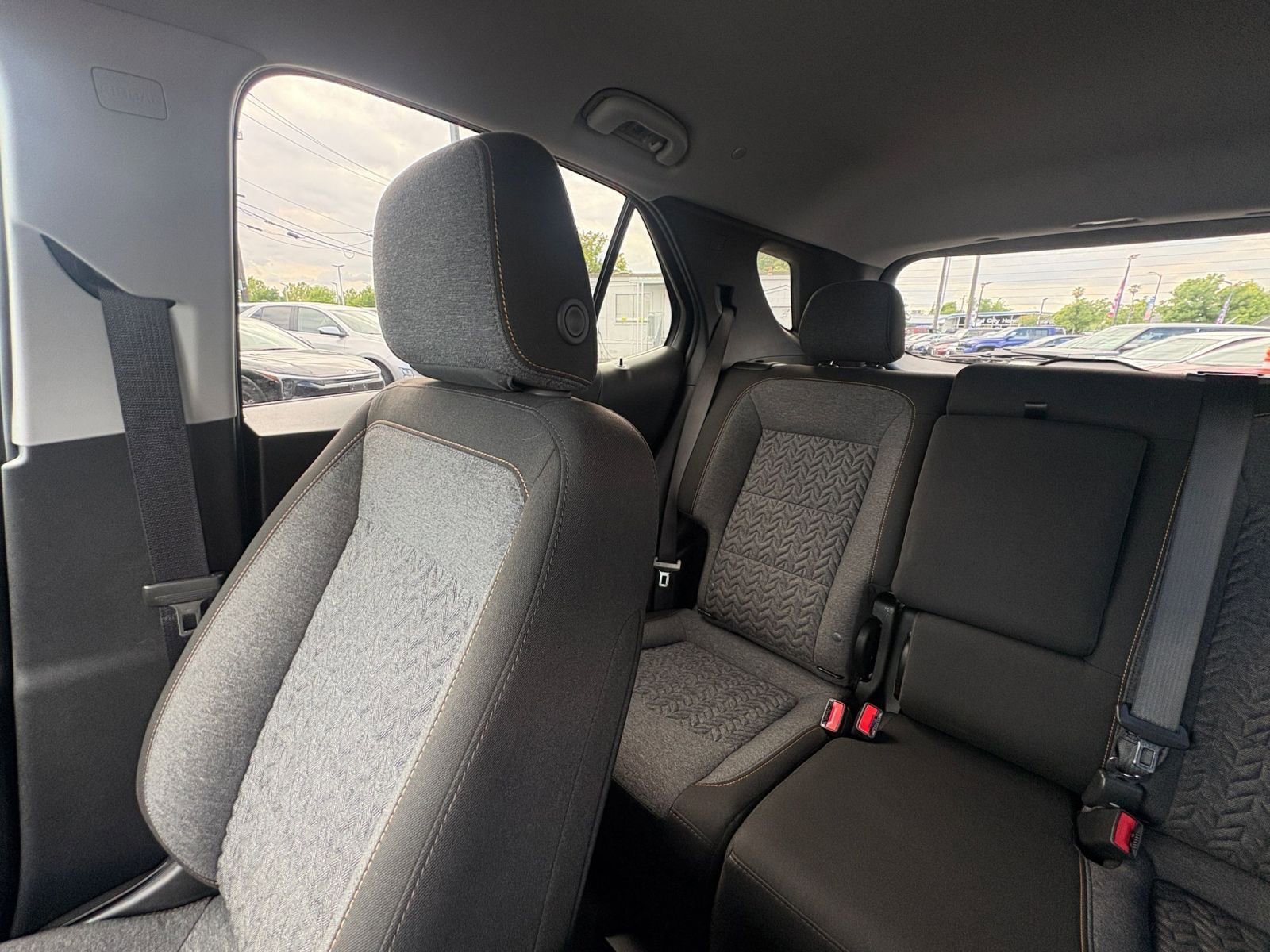Used 2024 Chevrolet Equinox LT FWD image 42