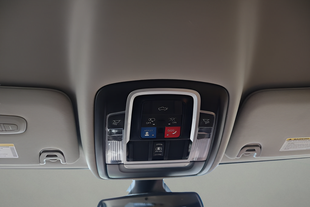 Used 2024 RAM 3500 Limited AWD/4WD image 24