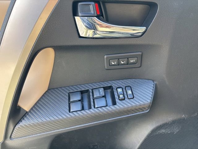 Used 2013 Toyota RAV4 Limited AWD/4WD image 17