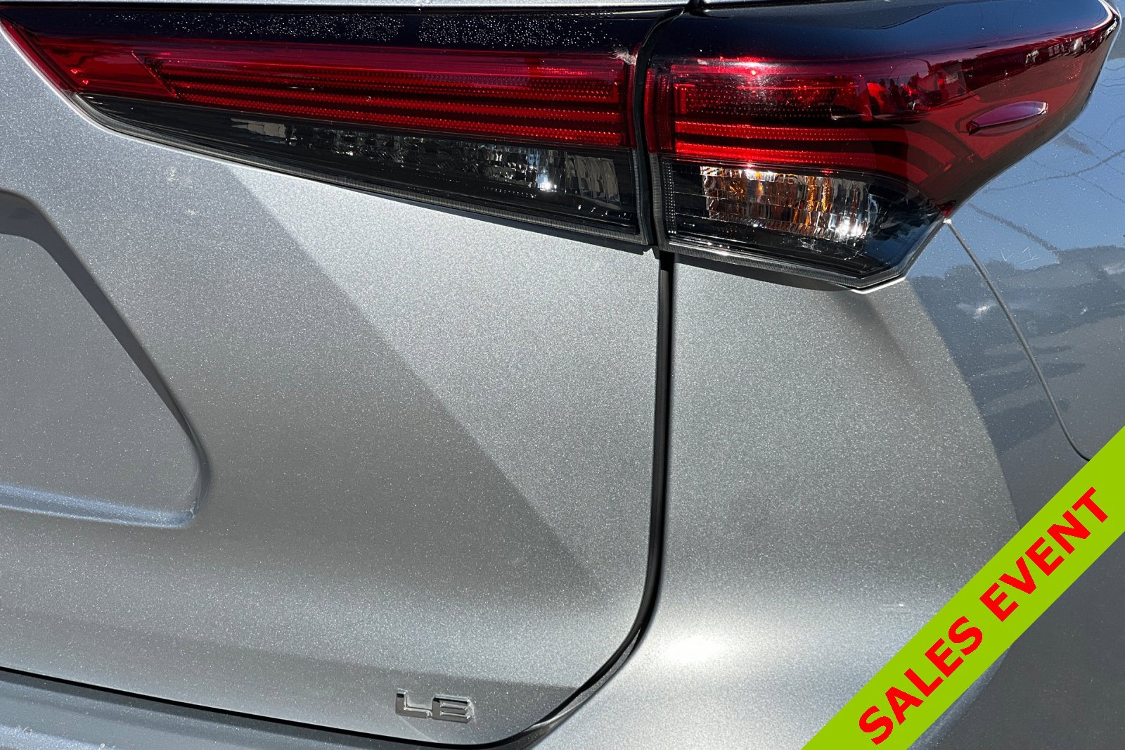 Used 2021 Toyota Highlander LE image 27