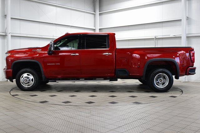 Used 2022 Chevrolet Silverado 3500 High Country w/ Safety Package II image 4