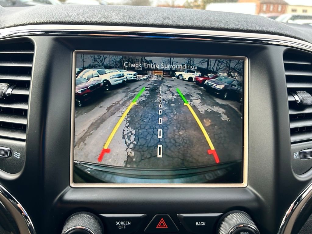 Used 2016 Jeep Grand Cherokee Laredo 75th Anniversary image 27