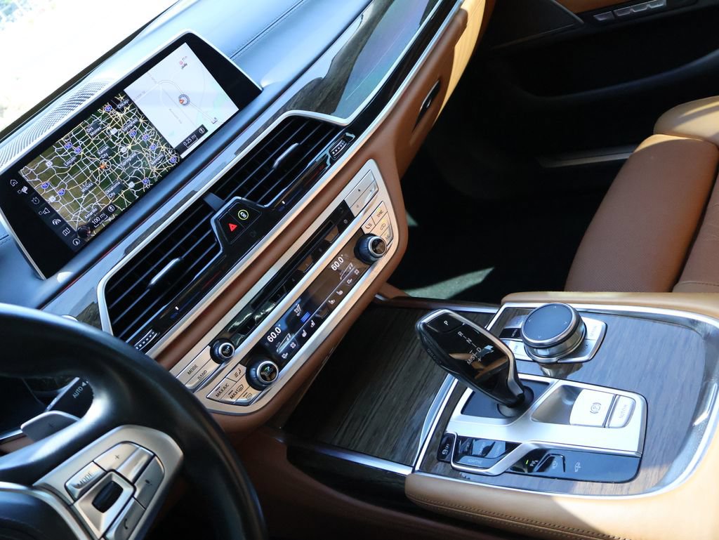 Used 2016 BMW 750i xDrive AWD/4WD image 21