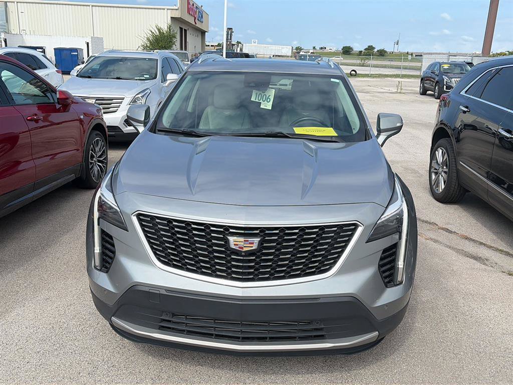 Used 2023 Cadillac XT4 Premium Luxury w/ Technology Package FWD image 1