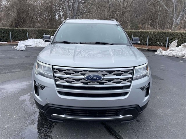Used 2018 Ford Explorer XLT w/ Equipment Group 201A image 2