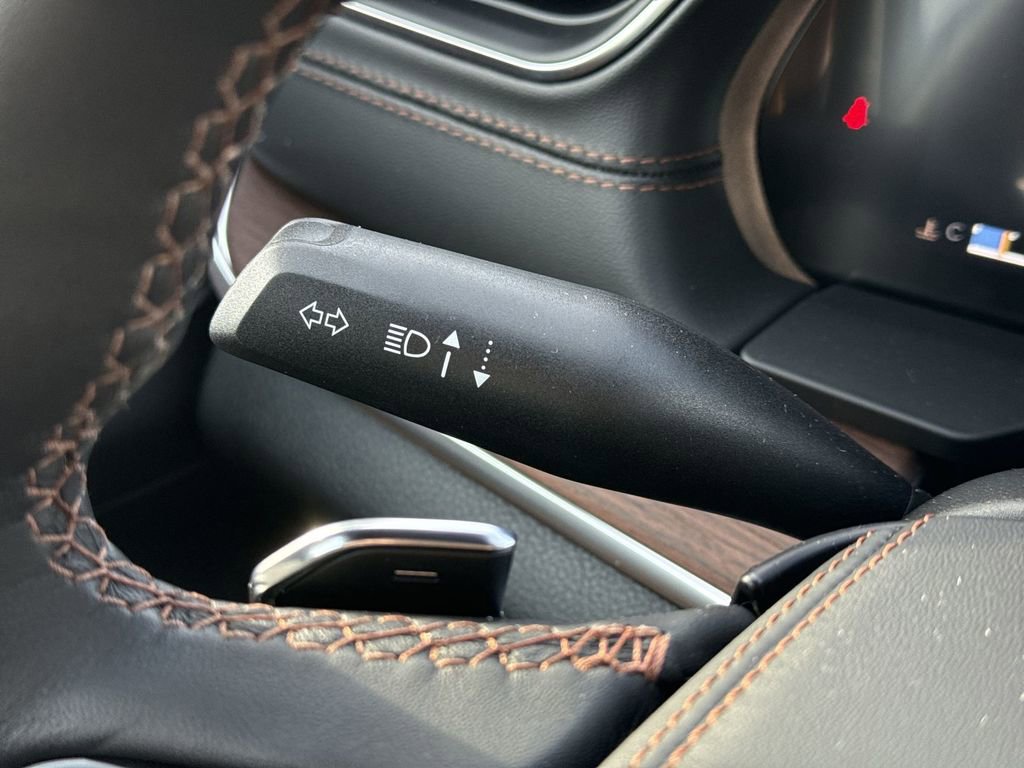 New 2025 Jeep Grand Cherokee L Summit w/ Obsidian Package image 24