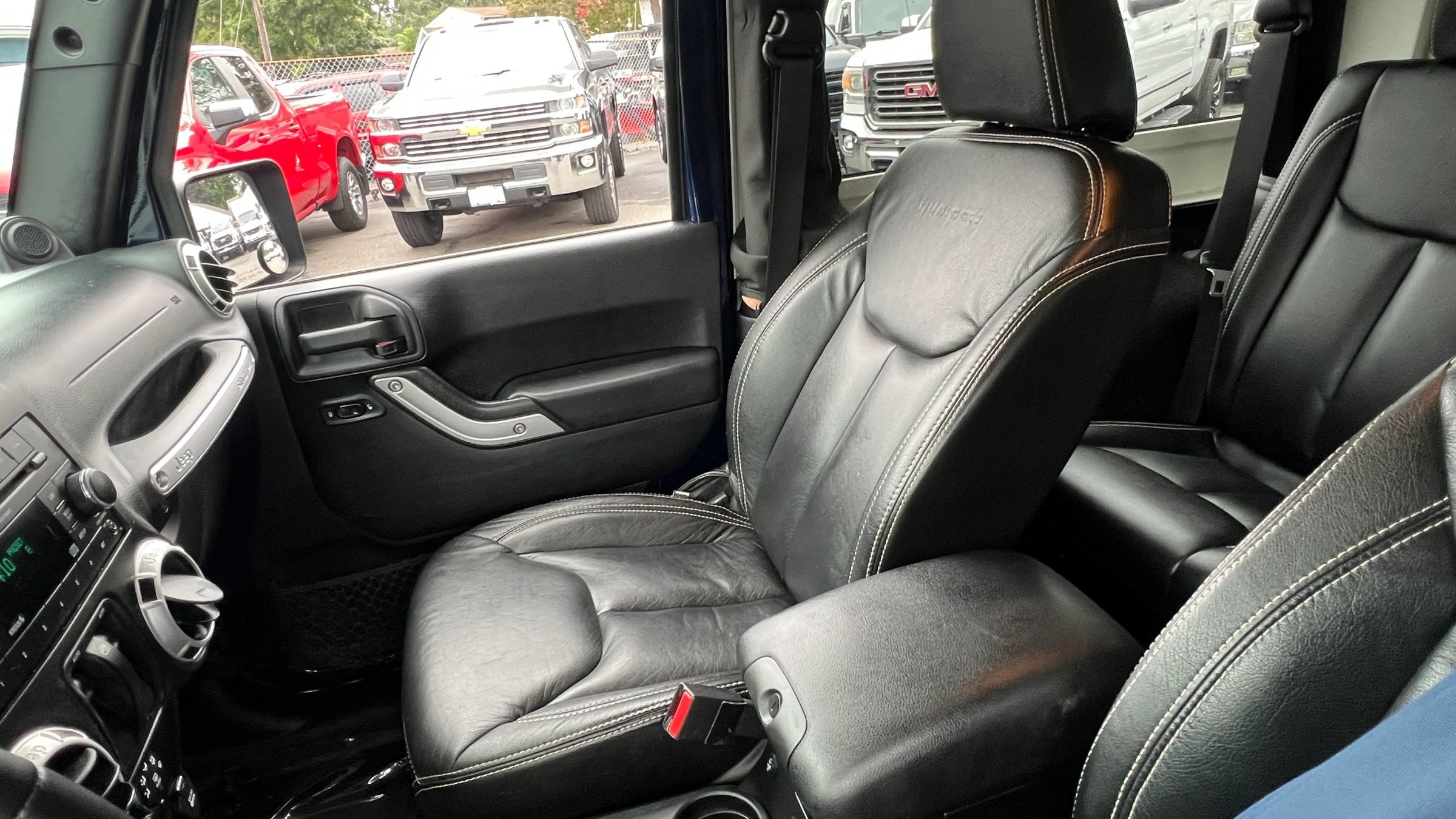 Used 2013 Jeep Wrangler Rubicon w/ Dual Top Group AWD/4WD image 18
