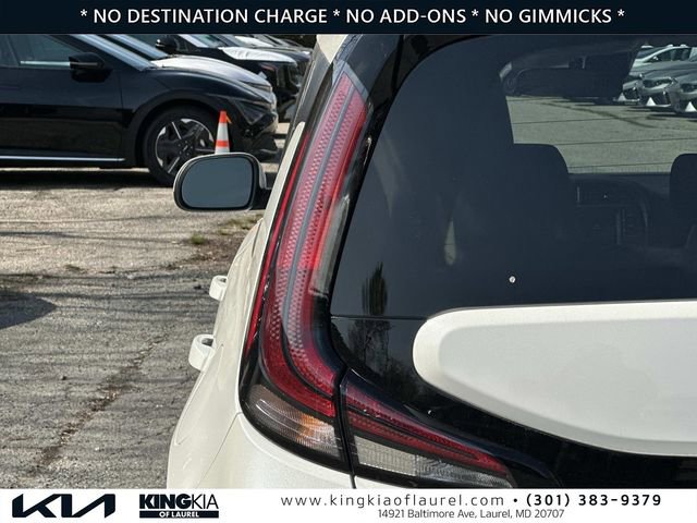 Used 2023 Kia Soul LX image 29