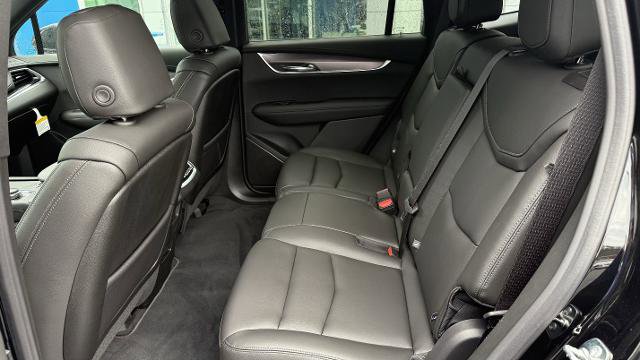 New 2025 Cadillac XT6 Luxury image 11