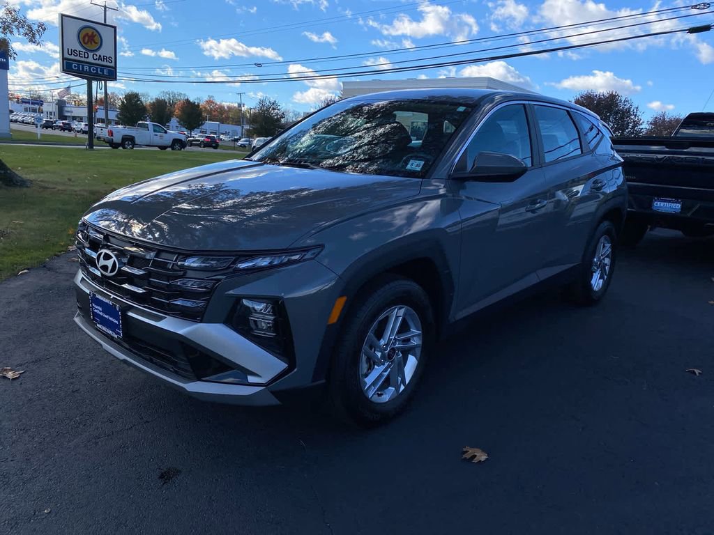 Certified 2025 Hyundai Tucson SE image 6