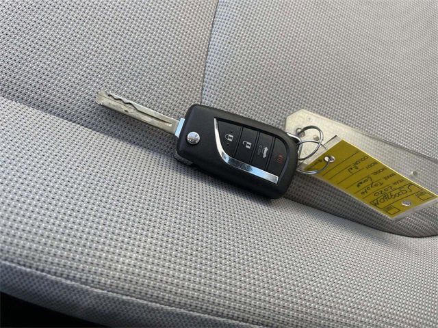 Used 2020 Toyota Corolla LE image 30